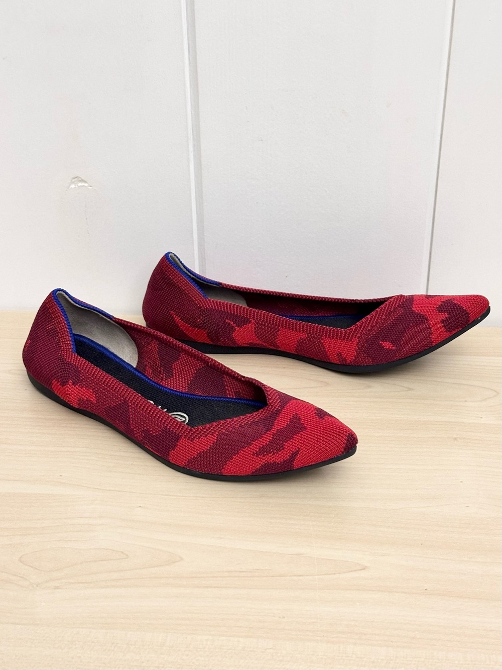 Retired Rothy’s The Point Red Camo Pointed Toe Slip-On Flats Size 6